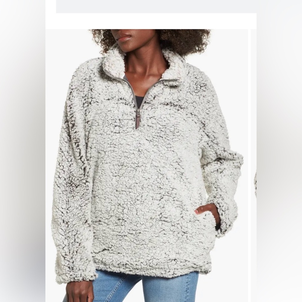 Thread and Supply Wubby Fleece Pullover NWT